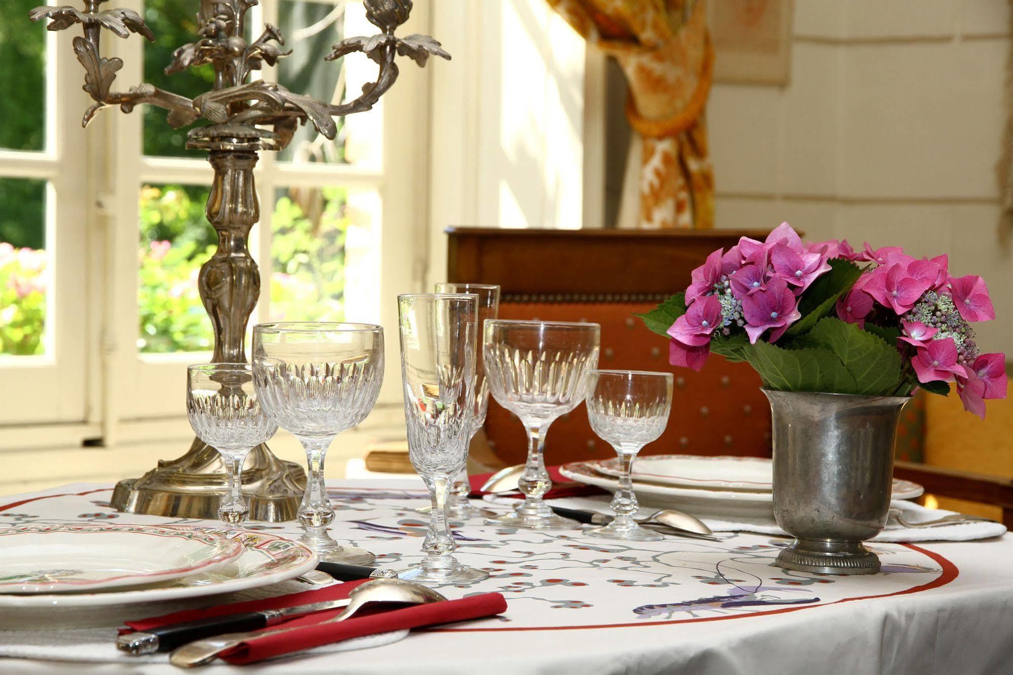 Château De La Giraudière Couette-café